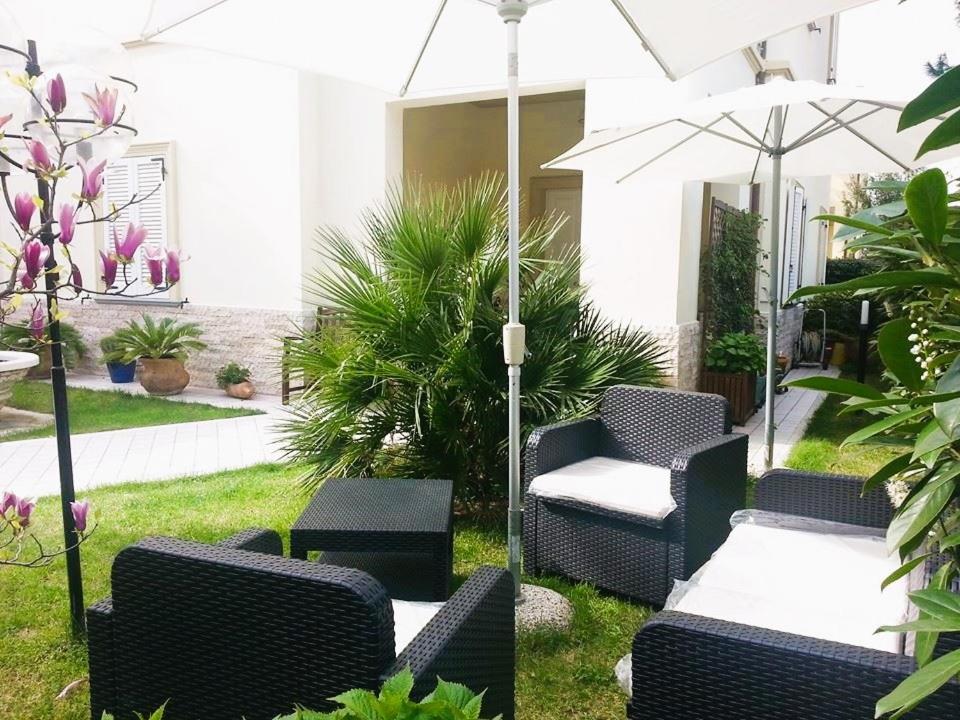 Villa Sante Residence เปซาโร ภายนอก รูปภาพ