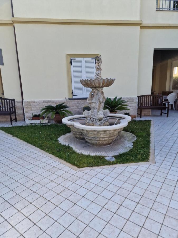 Villa Sante Residence เปซาโร ภายนอก รูปภาพ